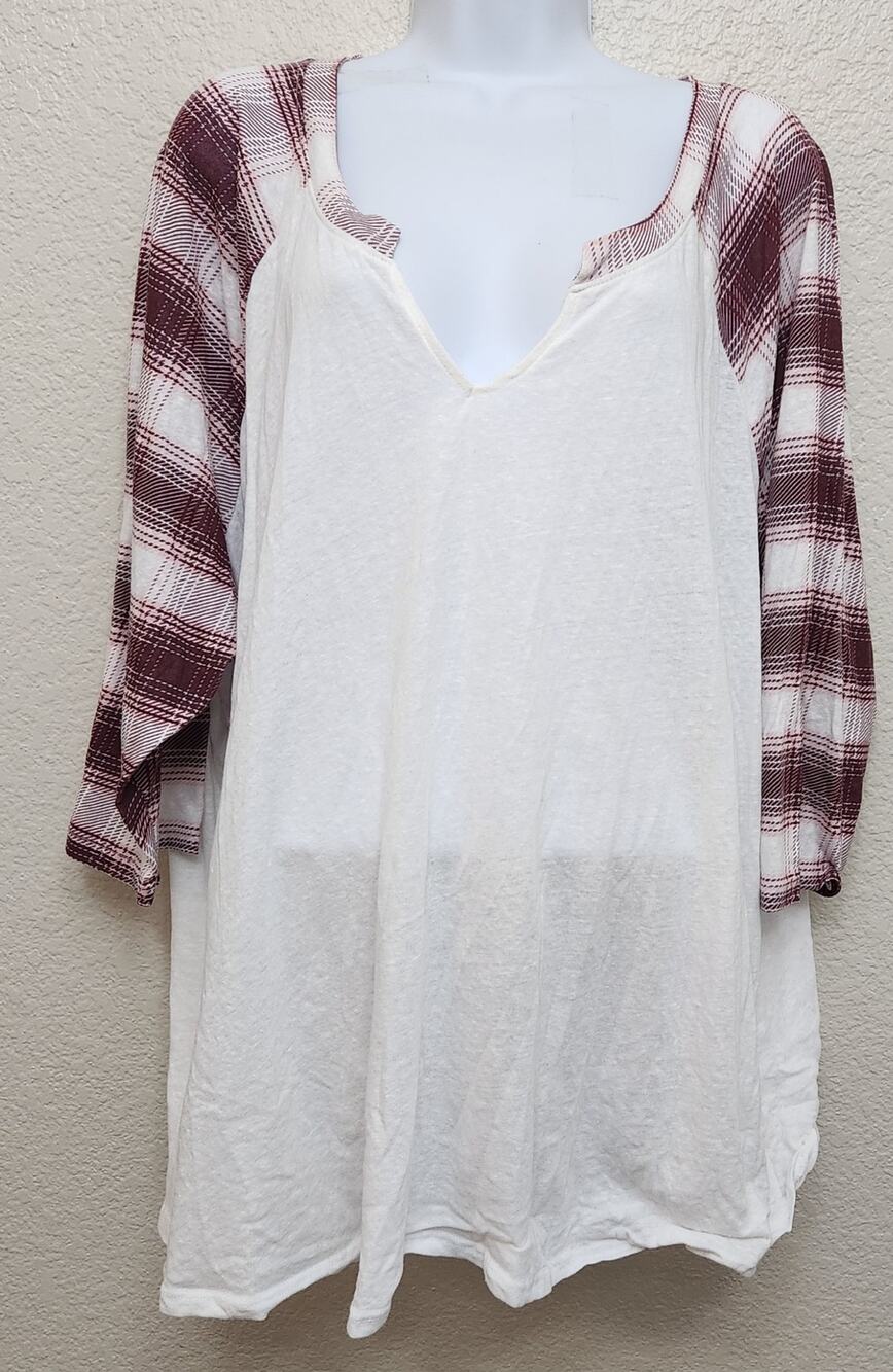 Maurices White Burgundy Striped Raglan Sleeves Top 3X Lightweight Soft V Neck